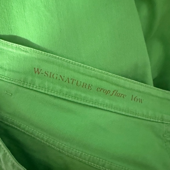 Talbots Women's 16W W-Signature Crop Flare Capri Jeans Lime Green Cotton Stretch - Picture 4 of 5